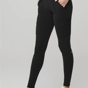 ALO Yoga - Black High-Waist Cargo Leggings, size XS